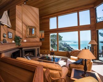 Cove House, Dramatic Oceanfront with Swimming Pool on the Wild Sonoma Coast - Jenner - Obývací pokoj