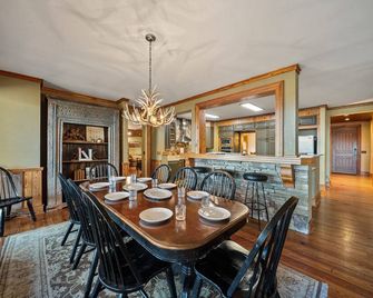 Magnificent Lodge Over 7,300 Square Feet - Blowing Rock - Dining room