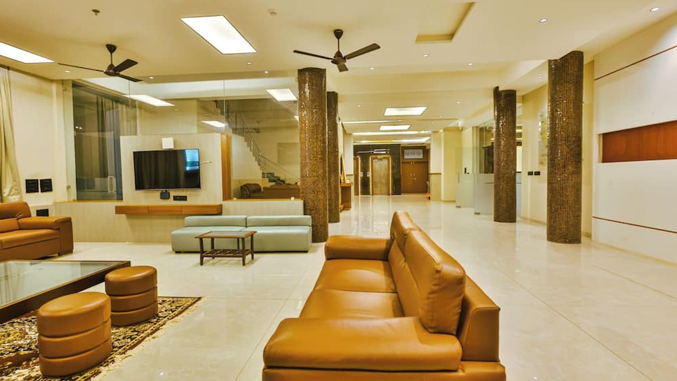 Goverdhan Villa Powered By Goverdhan Greens Resort