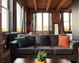 Urban King bed Loft Free Parking Downtown - Détroit - Salon