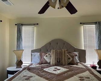 Comfy Luxury Vacation Getaway - Dumfries - Chambre