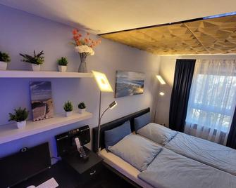 Unique Munich Apartment - Unterhaching - Schlafzimmer