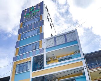 Loc Son Hotel - Buon Ma Thuot - Gebouw