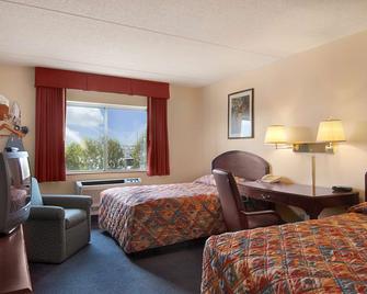 Super 8 by Wyndham Manchester Airport - Manchester - Sovrum