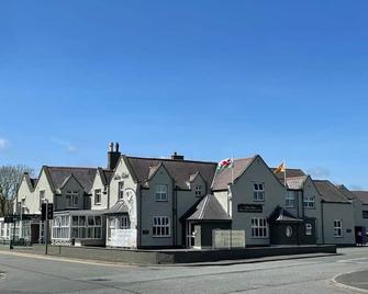 The Valley Hotel, Anglesey - הוליהד - בניין