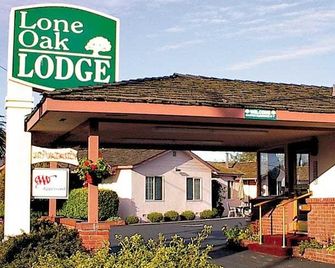 Lone Oak Lodge - Monterey - Edifício