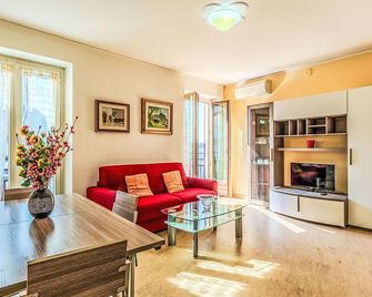 Cosy apartment for 3 guests with A/C, WIFI, TV, patio, pets allowed and panoramic view - Malcesine - Living room