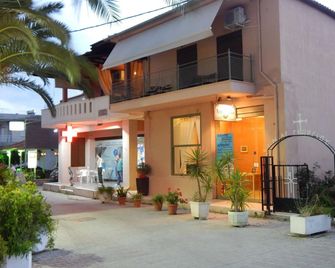 Kripis Studio - Pefkochori - Gebouw