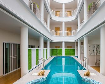 Hi Chiangrai Hotel - Chiang Rai - Pool