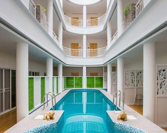 هي شيانغراي هوتل - تشيانغ راي - حوض السباحة