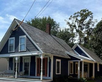 Charming 3-bedroom house in Reading, VT - Reading - Building