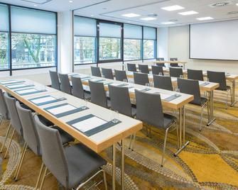 Courtyard by Marriott Düsseldorf Seestern - Düsseldorf - Meeting room