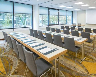 Courtyard by Marriott Düsseldorf Seestern - דיסלדורף - חדר ישיבות