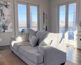 Beautiful Beach House, private bch, Modern and Comfortable furnishings - Galveston - Sala de estar