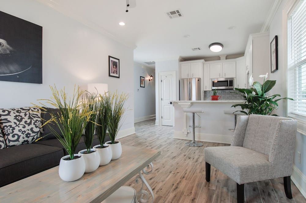 Modern & Charming Poland Maison for Two at 1706 - ניו אורלינס - סלון