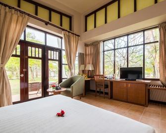 Lazi Beach Resort - Lagi - Bedroom
