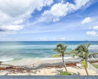 Waterfront Bliss: Condo Retreat - Kingshill - Beach