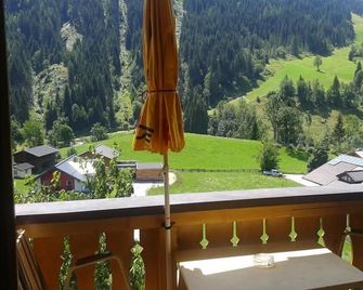 App. 2-3 pers. m. Shower / WC - Café Wagrain, bed and breakfast - Wagrain - Balcony