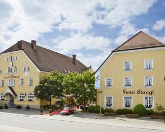 Hotel Gutsgasthof Stangl - Vaterstetten - Building