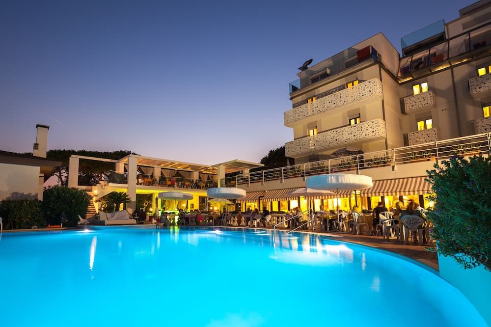 Hotel Ca' Di Valle - קאבאלינו טרפורטי - בריכה