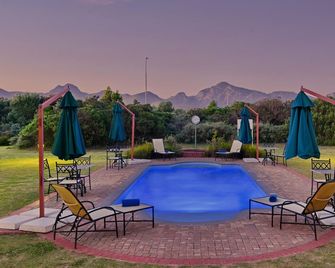 Town Lodge George - George - Piscina