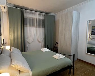 La Maison Aeroporto Ciampino - Ciampino - Camera da letto