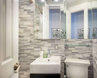 Three Bedroom West Village Townhouse! - New York