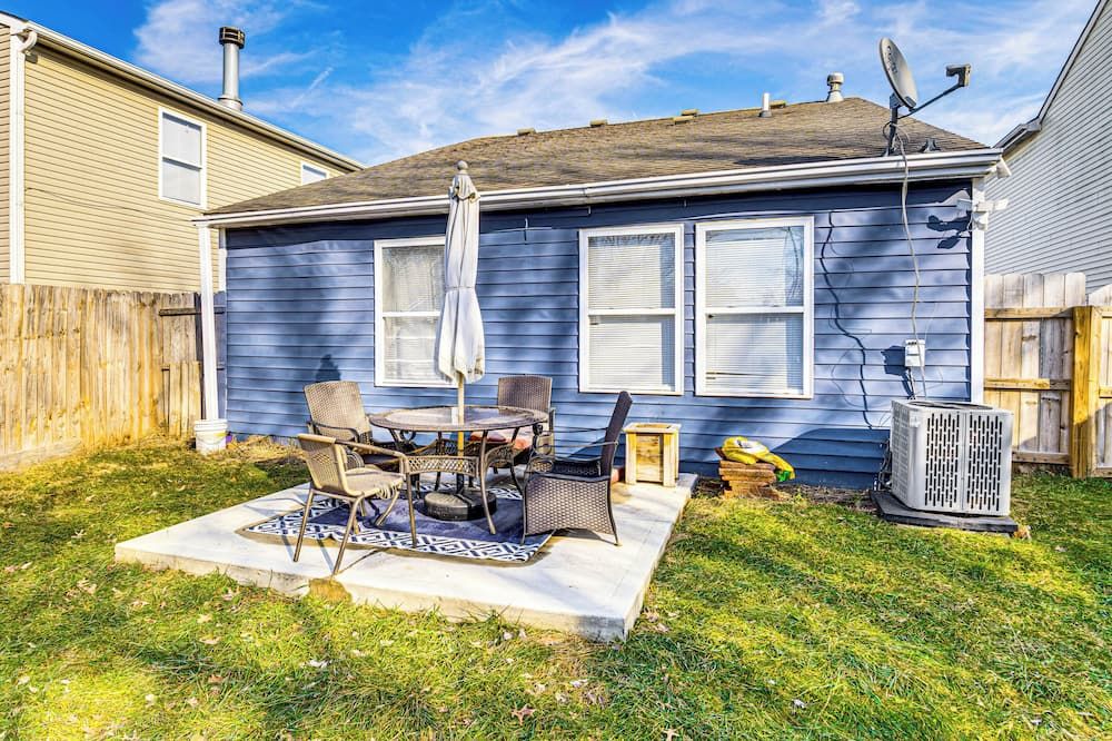5 Mi to Eagle Creek Park: Home w/ Fenced Yard! - Indianápolis - Patio