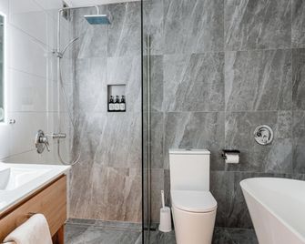 The Powderhorn Chateau - Ohakune - Bathroom