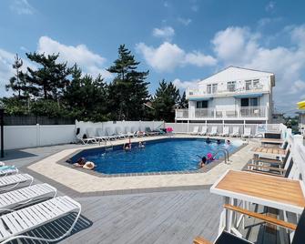Driftwood Motel - Point Pleasant Beach - Pool