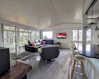 Renovated Villa with HotTub - La Neuveville - Sala de estar