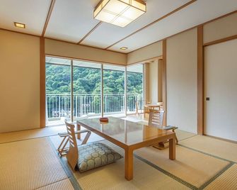 يوموتو فوجيا هوتل - هاكونى - غرفة طعام