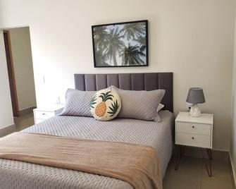 Modern house in gated community with swimming pool - Paulínia
