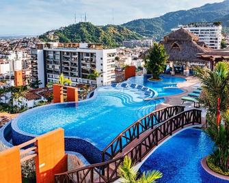 Pinnacle Resorts 220 - פוארטו ויארטה - בריכה