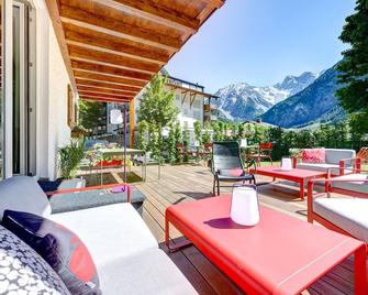 Hotel Lün - Brand - Patio