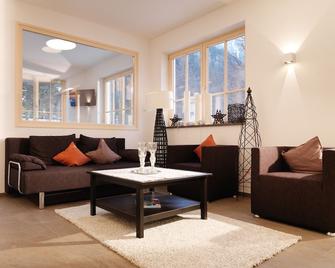 feelfree - Natur & Aktiv Resort Ötztal - Oetz - Living room