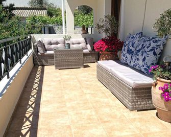 Skiathos Town House - Scíathos - Balcón