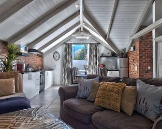 Los Olivos at The Yard - Franschhoek - Living room