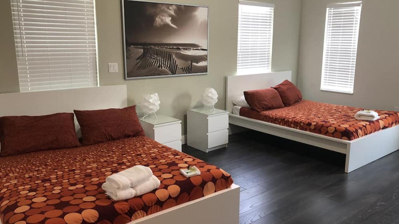 4 Bedroom Home by Ideal Experience VR