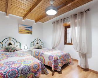 Rural Holiday Home 'Alto Prado' with Sea View, Private Terrace and Wi-Fi - Valverde - Bedroom