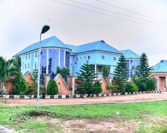 Titanium Hotel And Resorts - Owerri - Edificio