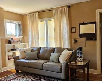 Storybook Cottage House Morehead Ky 3 Br1.5 Bath Downtown Hospital Msu - Morehead - Sala de estar