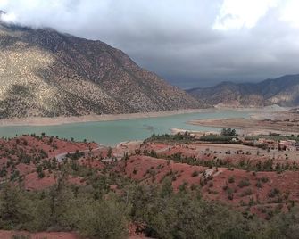 Companion property 1 hour's drive from Marrakech, close to hiking trails. - Ouirgane - Вигляд зовні