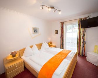 Frühstückspension Bachseitenhof - رادستادت - غرفة نوم