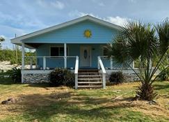 Kewl Breez, Gorgeous Villa, 2 bed, 2 bath, James Cistern, water front - Governor’s Harbour - Building