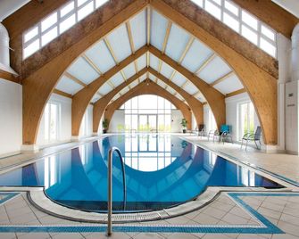Globales Post Hotel & Wellness - Herstal - Piscina