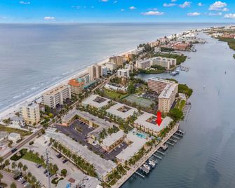 Barefoot Beach Resort B-201 - Indian Shores