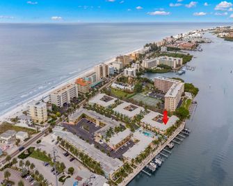 Barefoot Beach Resort B-201 - Indian Shores