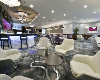 Ômage Hotel, Montreal Laval, a Tribute Portfolio Hotel - Laval - Lounge