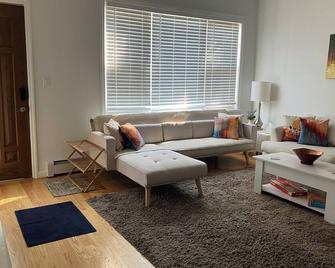 3-Bedroom 2-Bath House In Quiet Flushing - Wifi, Ac, Fully Furnished + 1 Parking - Queens - Living room